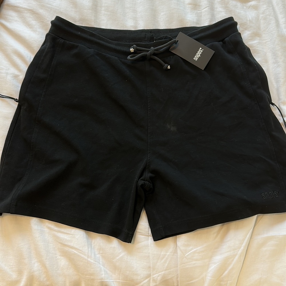 Snipes Men’s Black Fleece Shorts - Picture 3 of 6
